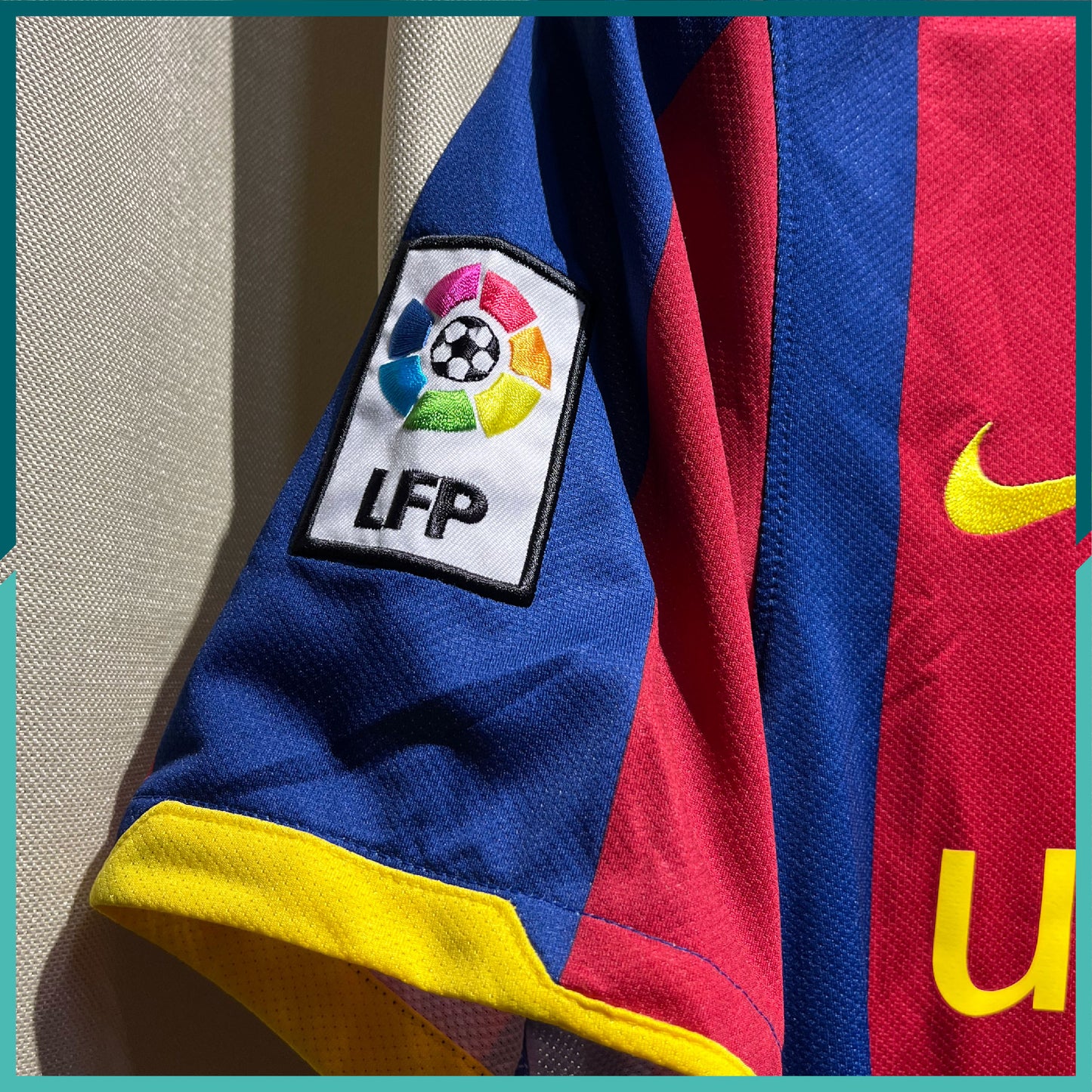 (Nameset & Patches Included) 2010-11 Barcelona Home Jersey