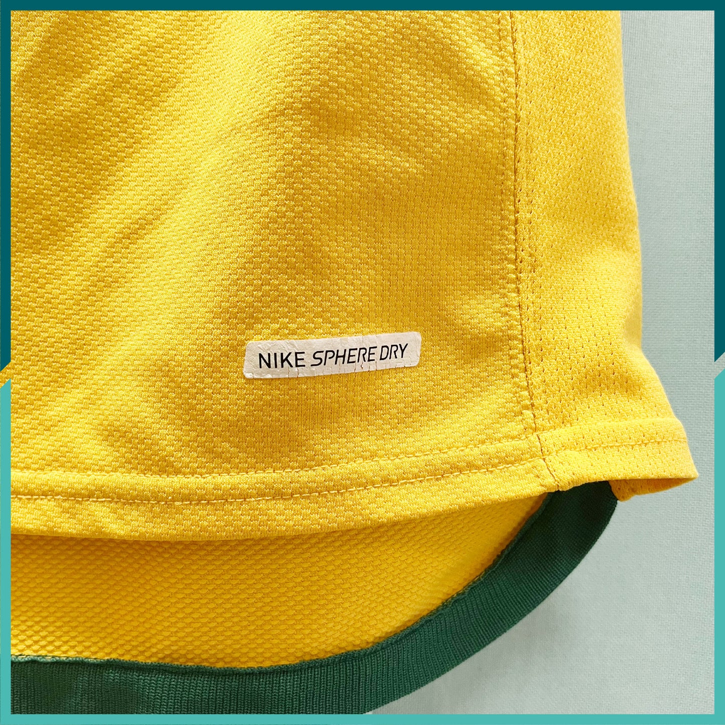 (Nameset Included) 2010-11 Australia Home Jersey