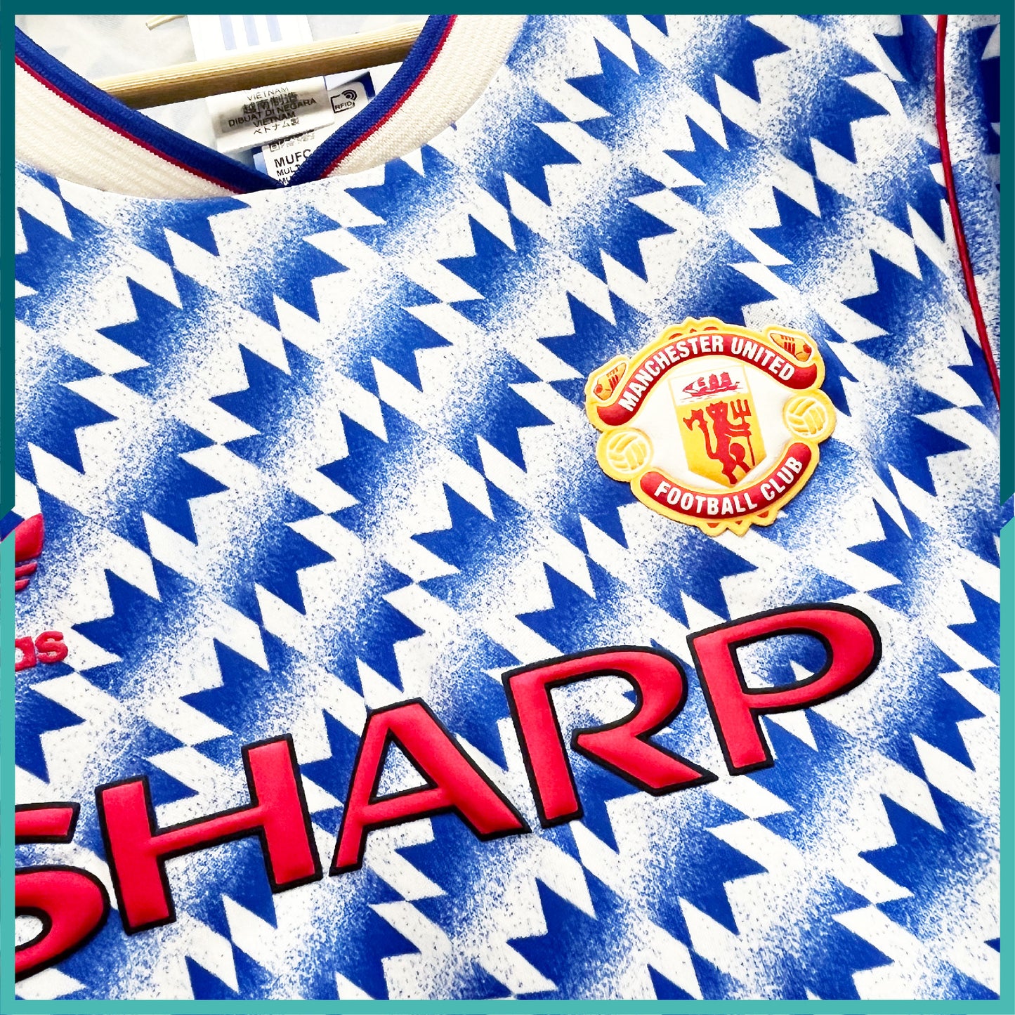 (Nameset & Patches Included) 1992 Manchester United Official Retro Away Jersey