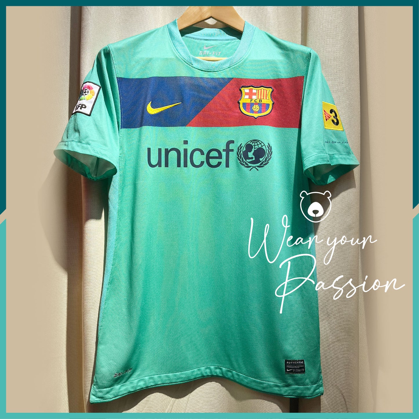 2010-11 Barcelona Away Jersey