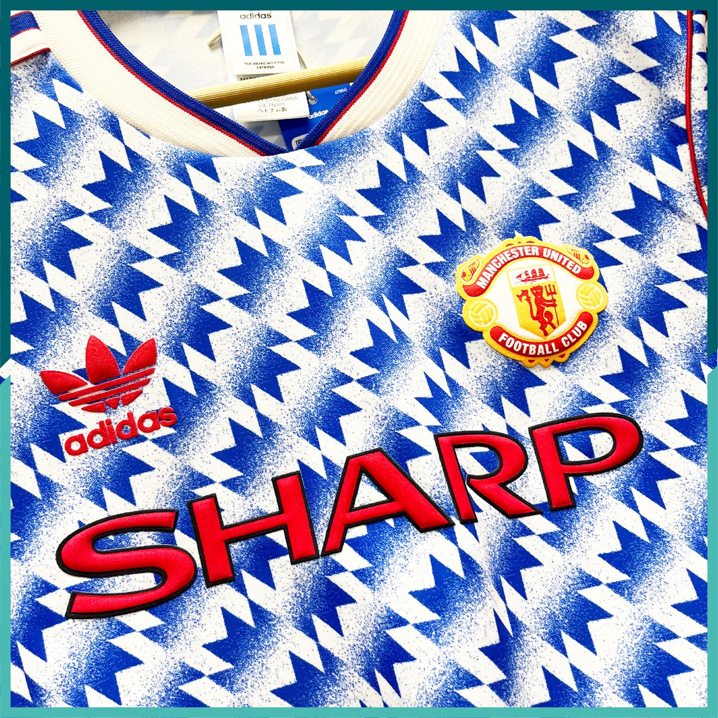 (Nameset & Patches Included) 1992 Manchester United Official Retro Long Sleeve Away Jersey