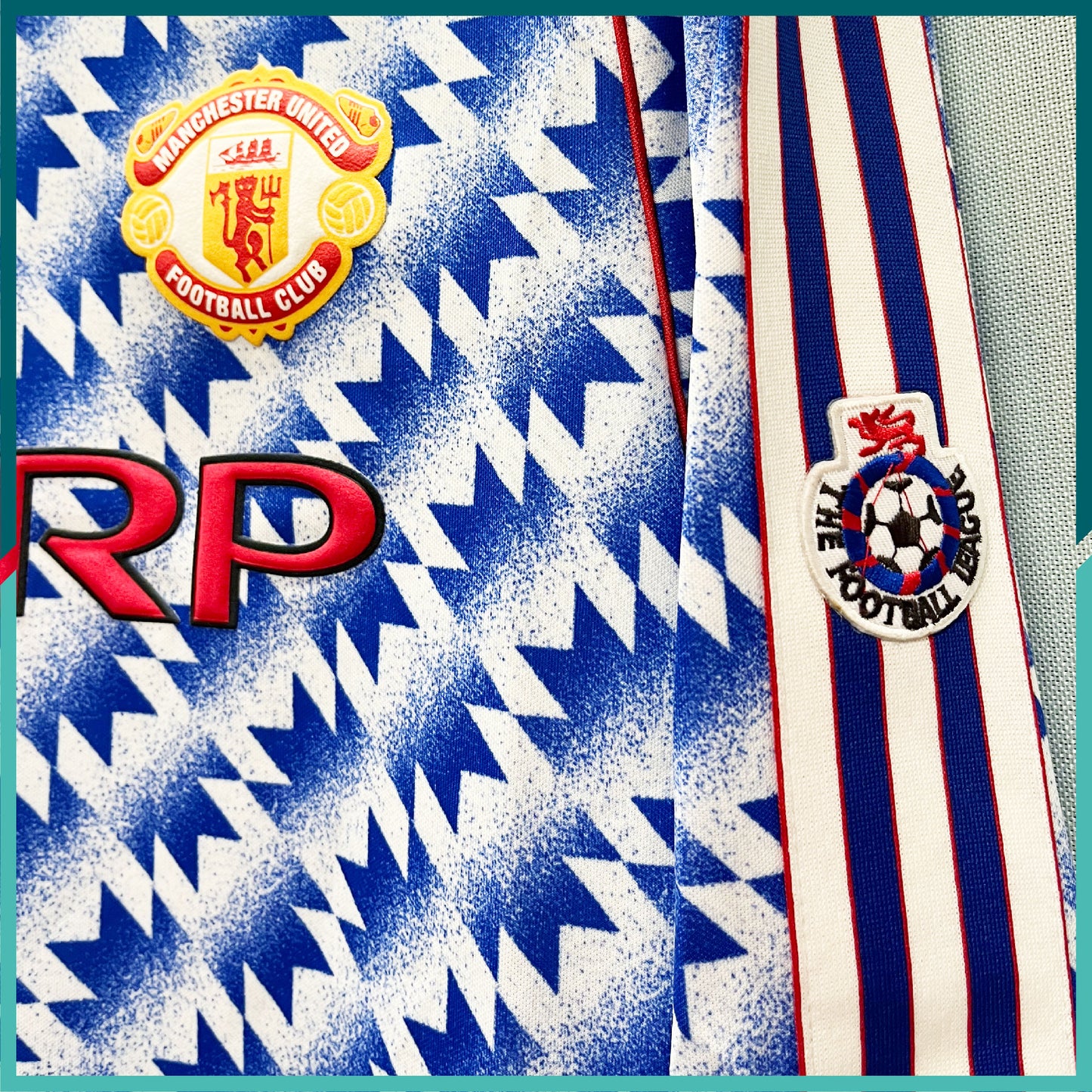 (Nameset & Patches Included) 1992 Manchester United Official Retro Long Sleeve Away Jersey